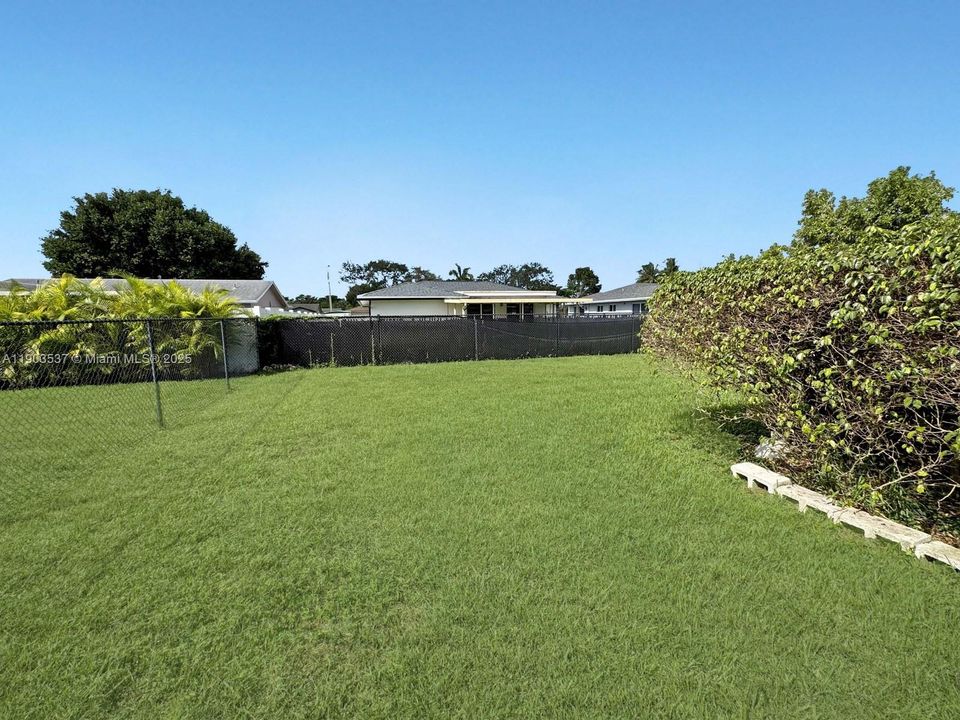 Activo con contrato: $335,000 (2 camas, 1 baños, 940 Pies cuadrados)