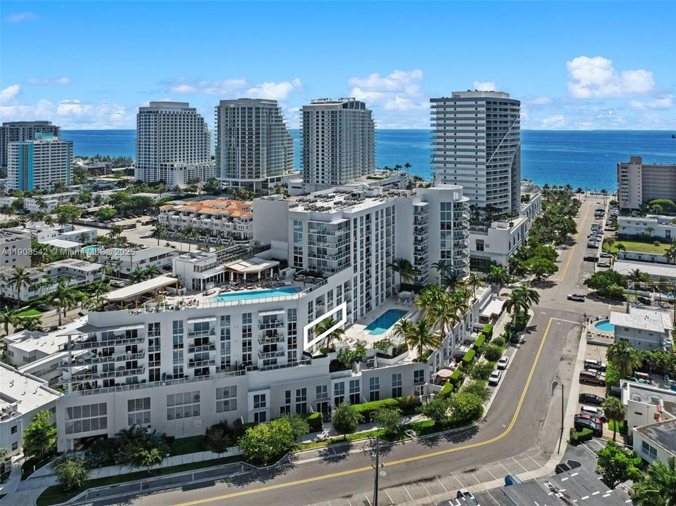 For Sale: $1,050,000 (2 beds, 2 baths, 1284 Square Feet)
