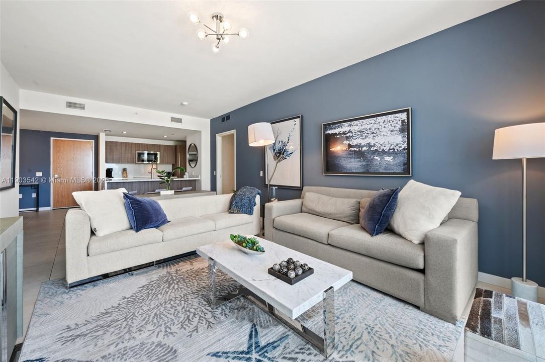 For Sale: $1,050,000 (2 beds, 2 baths, 1284 Square Feet)