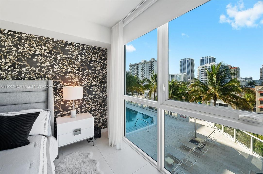 For Sale: $1,050,000 (2 beds, 2 baths, 1284 Square Feet)