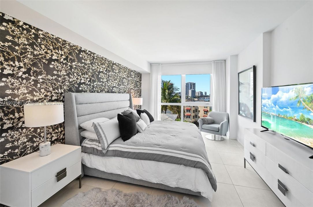 For Sale: $1,050,000 (2 beds, 2 baths, 1284 Square Feet)