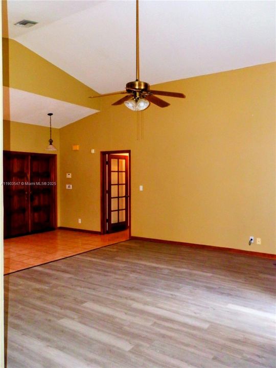 En Renta: $4,900 (4 camas, 2 baños, 2146 Pies cuadrados)