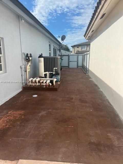 For Rent: $4,300 (4 beds, 2 baths, 2072 Square Feet)