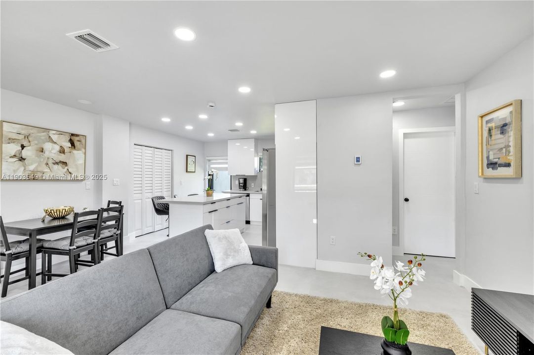 В аренду: $5,350 (3 спален, 2 ванн, 1165 Квадратных фут)