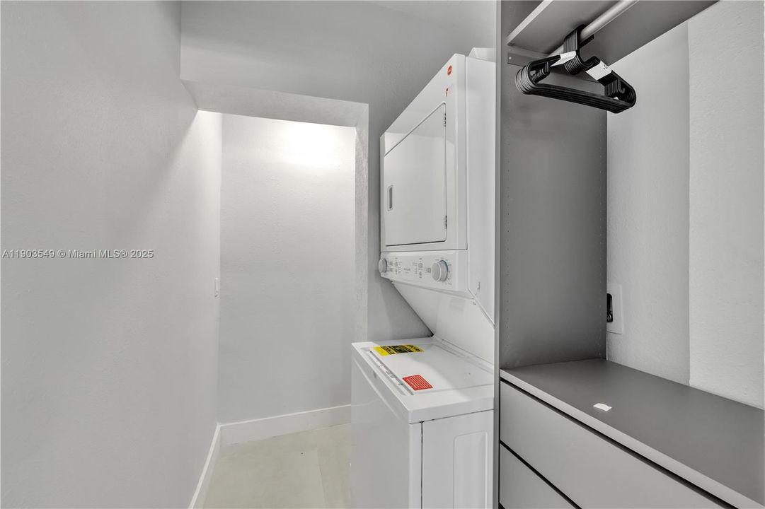 В аренду: $5,350 (3 спален, 2 ванн, 1165 Квадратных фут)