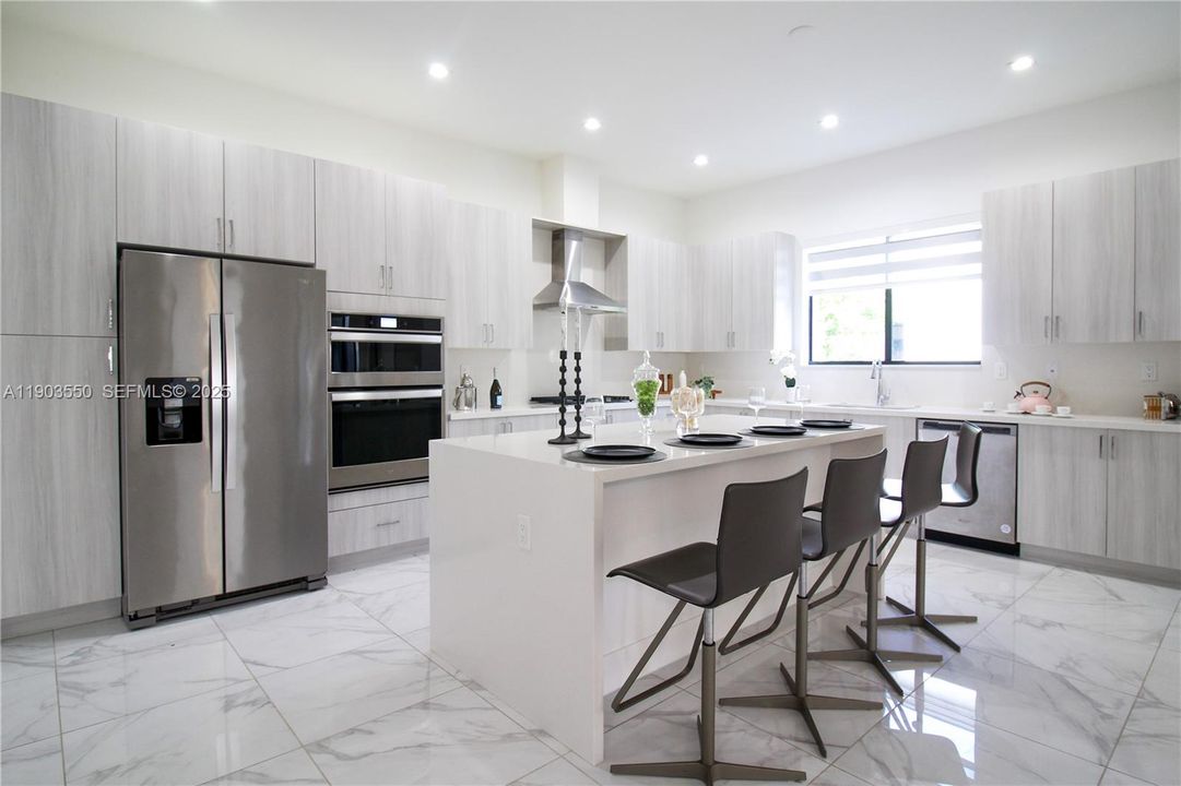 For Sale: $1,139,000 (4 beds, 3 baths, 2890 Square Feet)