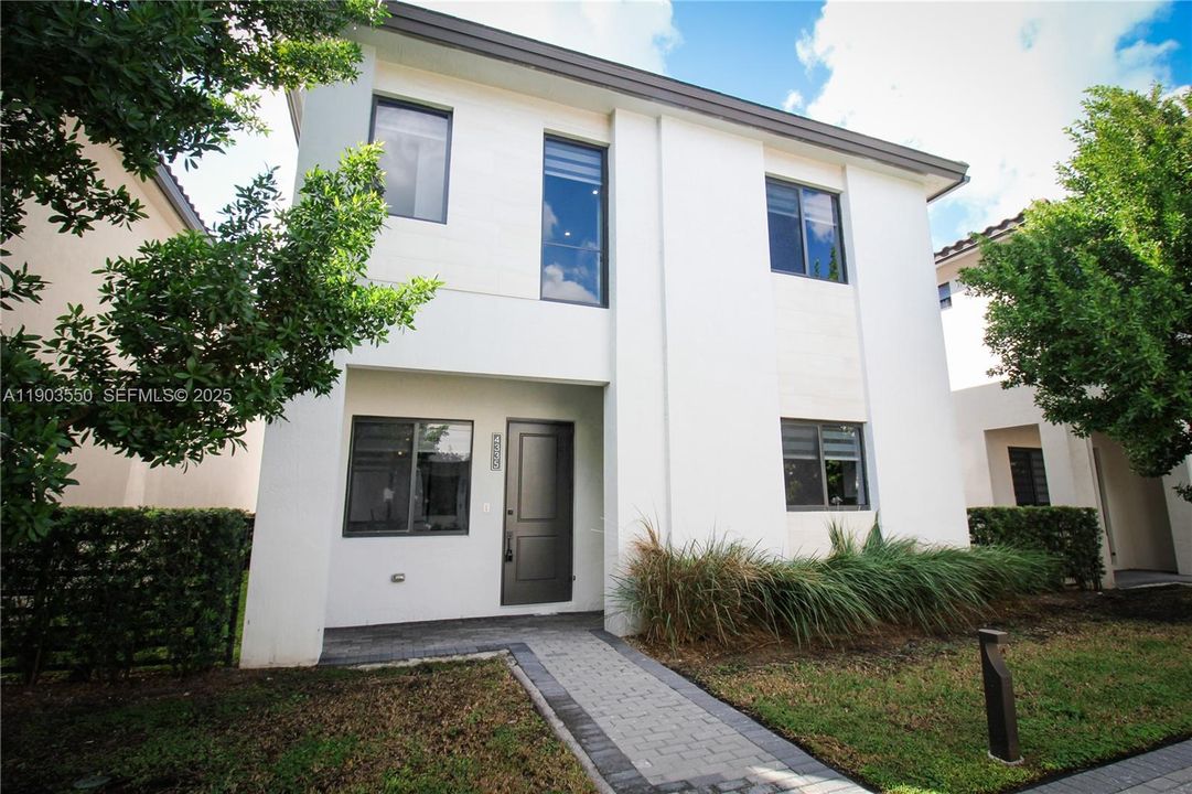 For Sale: $1,139,000 (4 beds, 3 baths, 2890 Square Feet)