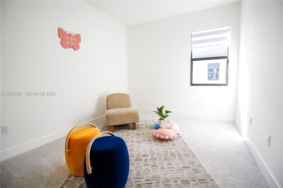 For Sale: $1,139,000 (4 beds, 3 baths, 2890 Square Feet)