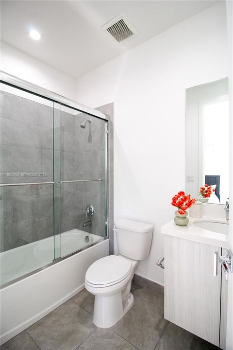 For Sale: $1,139,000 (4 beds, 3 baths, 2890 Square Feet)