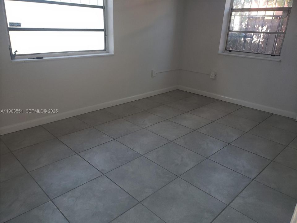 For Rent: $2,800 (3 beds, 1 baths, 0 Square Feet)