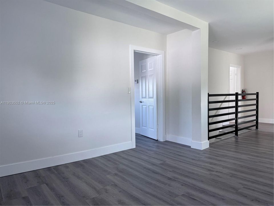 最近租的: $2,400 (2 贝兹, 1 浴室, 1200 平方英尺)