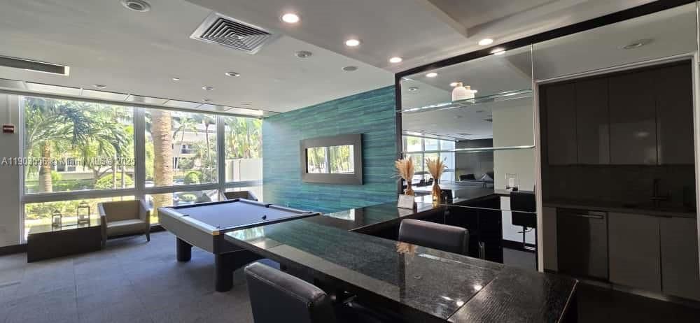 For Sale: $278,000 (0 beds, 1 baths, 680 Square Feet)