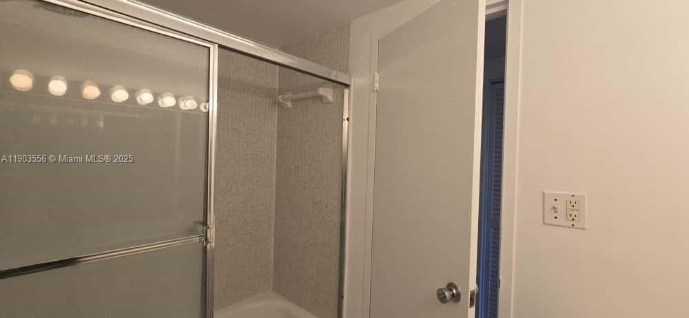 For Sale: $278,000 (0 beds, 1 baths, 680 Square Feet)