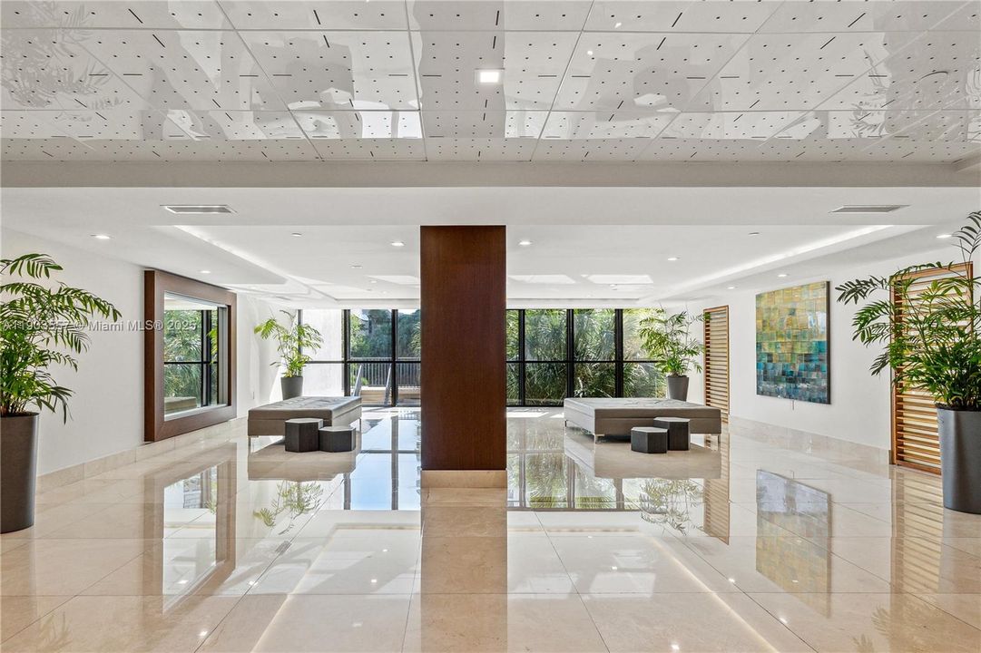 Recently Rented: $5,500 (2 beds, 2 baths, 1200 Square Feet)