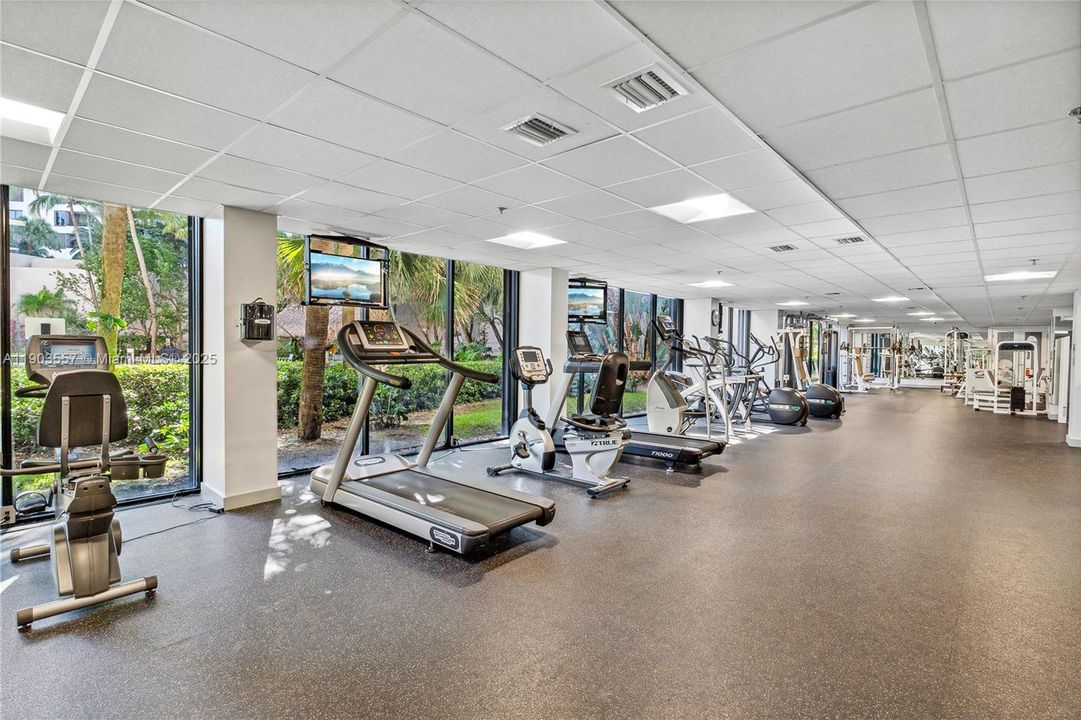 Recently Rented: $5,500 (2 beds, 2 baths, 1200 Square Feet)