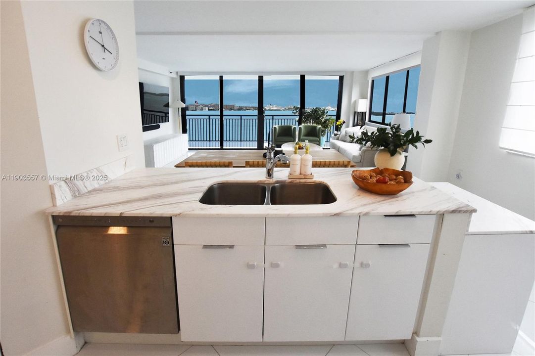 Recently Rented: $5,500 (2 beds, 2 baths, 1200 Square Feet)