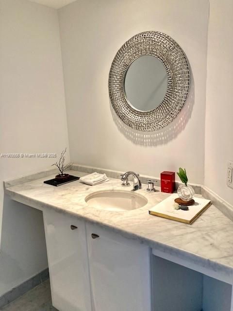 Recently Rented: $12,000 (3 beds, 3 baths, 2480 Square Feet)