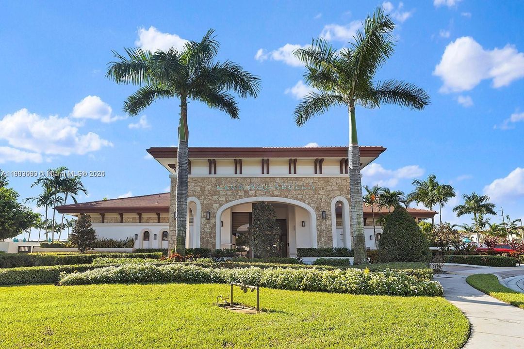 For Rent: $3,200 (3 beds, 3 baths, 1332 Square Feet)