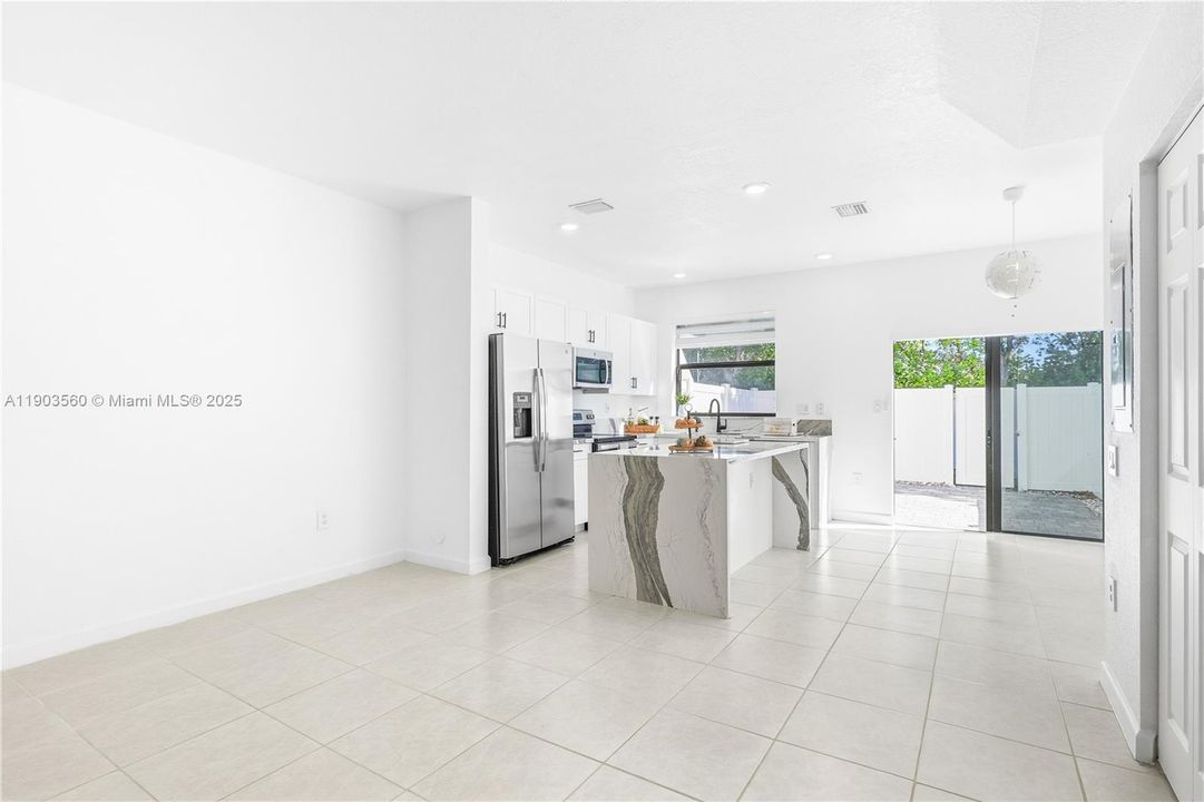 For Rent: $3,200 (3 beds, 3 baths, 1332 Square Feet)