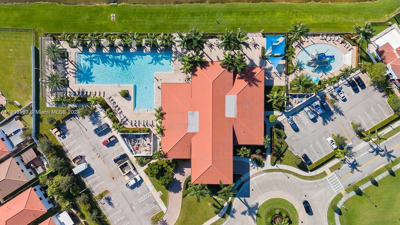 For Rent: $3,200 (3 beds, 3 baths, 1332 Square Feet)