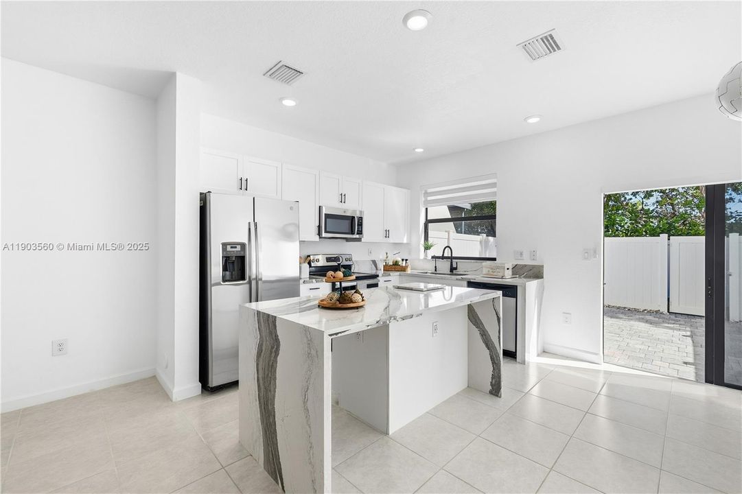 For Rent: $3,200 (3 beds, 3 baths, 1332 Square Feet)