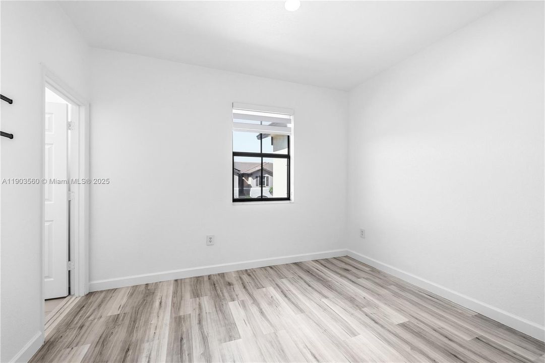 For Rent: $3,200 (3 beds, 3 baths, 1332 Square Feet)