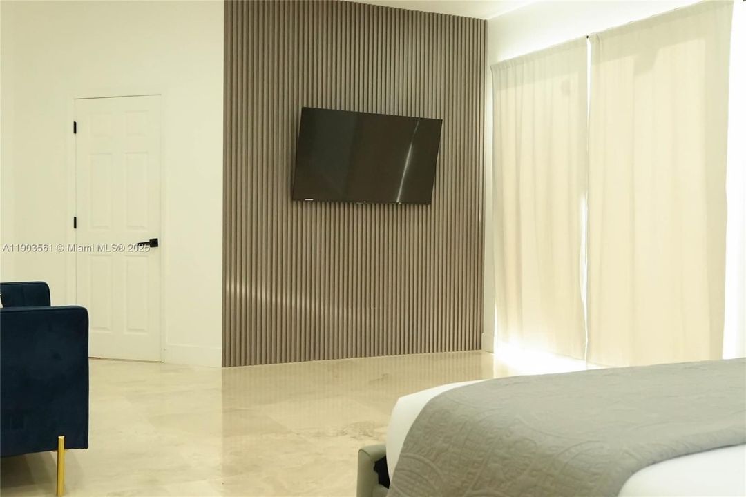 For Sale: $3,750,000 (5 beds, 4 baths, 4462 Square Feet)