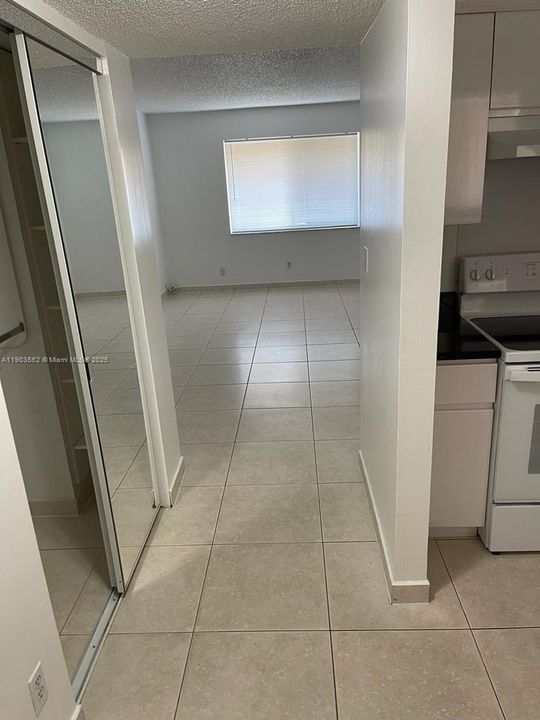 Recently Rented: $1,750 (1 beds, 1 baths, 8140 Square Feet)