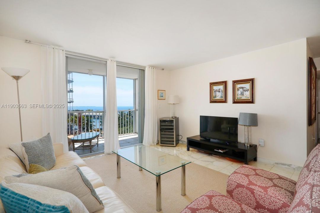 待售: $499,000 (2 贝兹, 2 浴室, 1430 平方英尺)