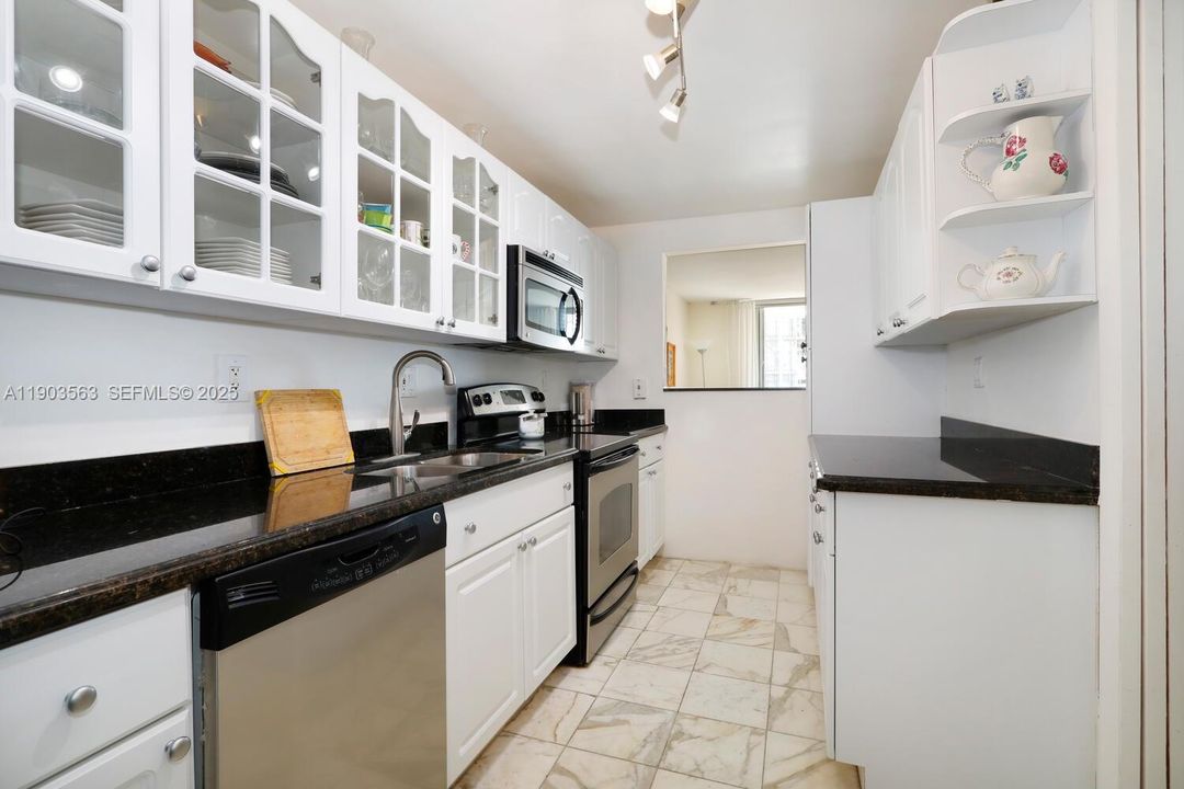 待售: $499,000 (2 贝兹, 2 浴室, 1430 平方英尺)