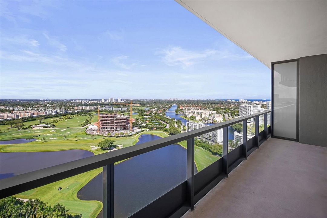 Active With Contract: $3,350 (1 beds, 1 baths, 859 Square Feet)