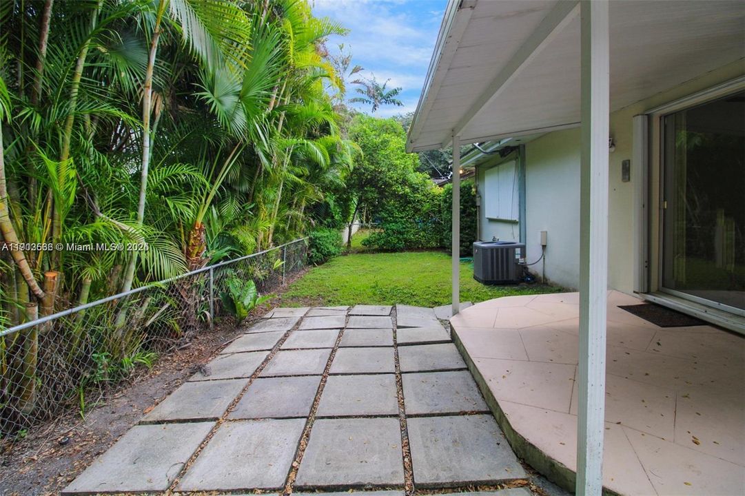 Active With Contract: $845,000 (3 beds, 2 baths, 1470 Square Feet)