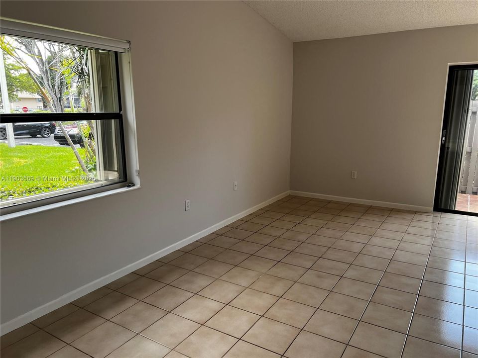 Recently Sold: $469,900 (3 beds, 2 baths, 1480 Square Feet)