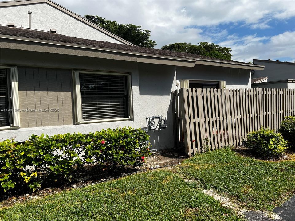 Recently Sold: $469,900 (3 beds, 2 baths, 1480 Square Feet)