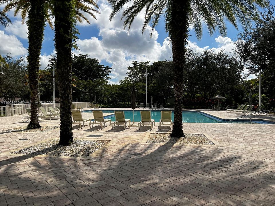 Recently Sold: $469,900 (3 beds, 2 baths, 1480 Square Feet)