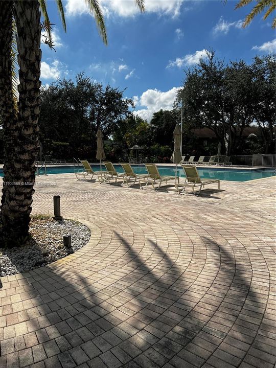 Recently Sold: $469,900 (3 beds, 2 baths, 1480 Square Feet)