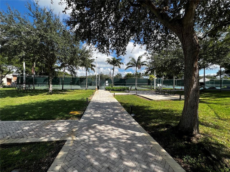 Recently Sold: $469,900 (3 beds, 2 baths, 1480 Square Feet)