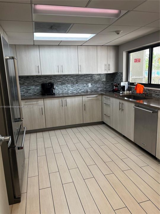 Recently Sold: $469,900 (3 beds, 2 baths, 1480 Square Feet)