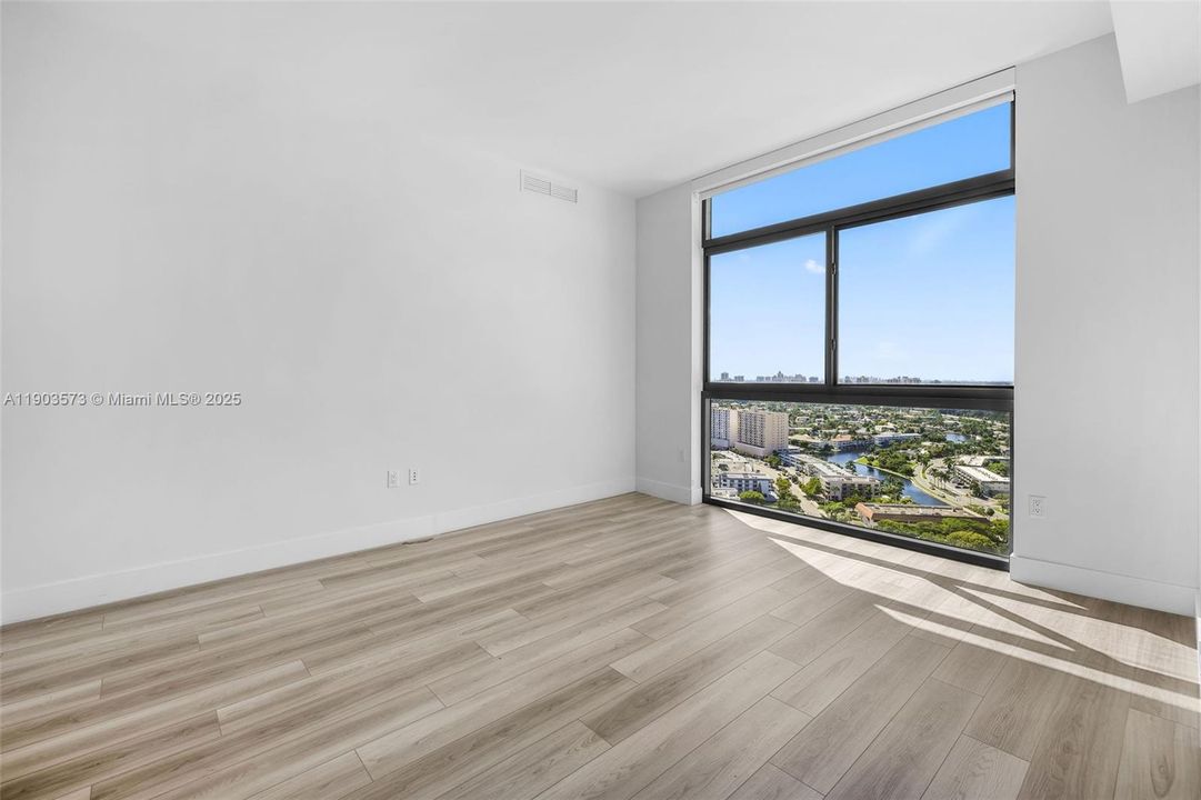 Active With Contract: $5,788 (3 beds, 2 baths, 1674 Square Feet)