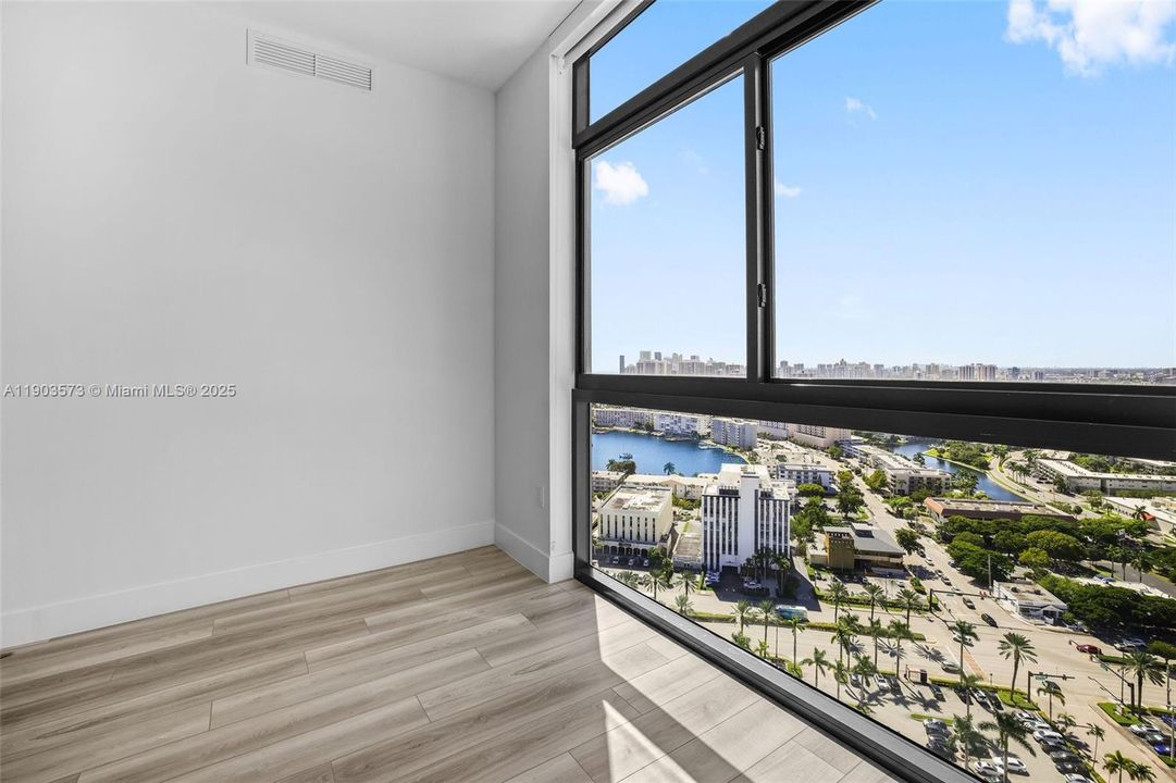 Active With Contract: $5,788 (3 beds, 2 baths, 1674 Square Feet)