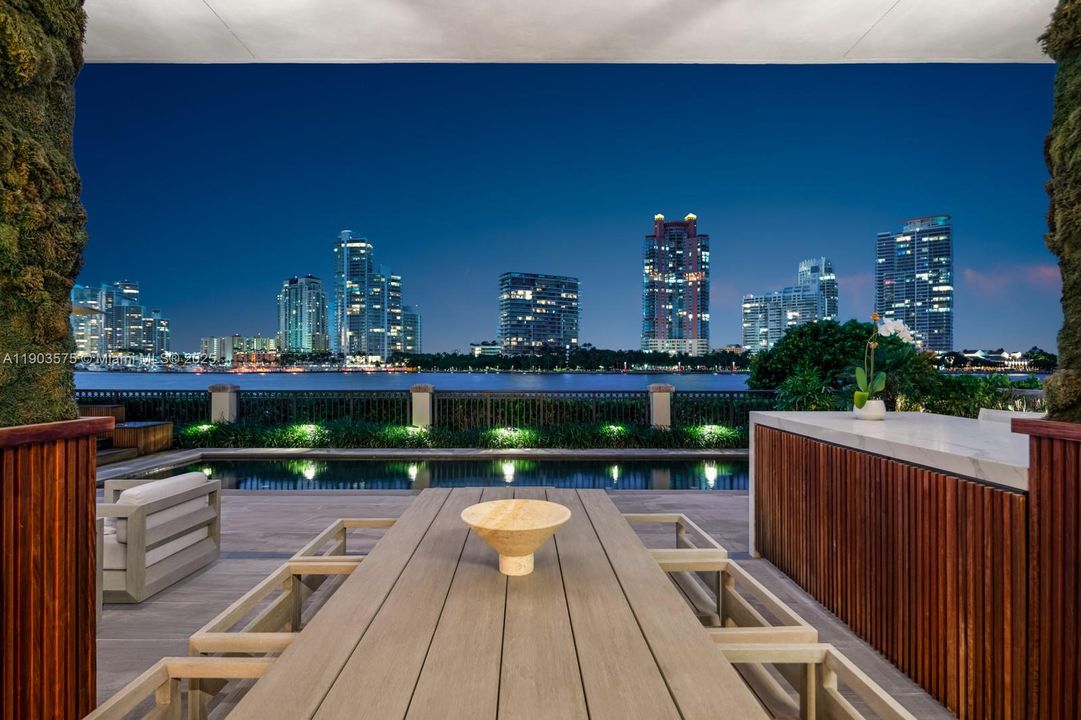 For Sale: $24,500,000 (5 beds, 5 baths, 4589 Square Feet)