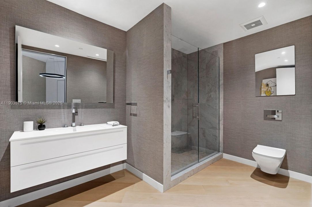 For Sale: $24,500,000 (5 beds, 5 baths, 4589 Square Feet)