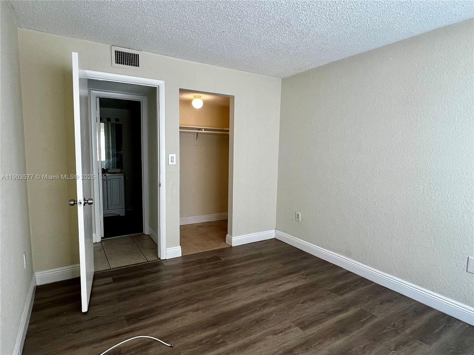 For Rent: $1,850 (2 beds, 2 baths, 1252 Square Feet)
