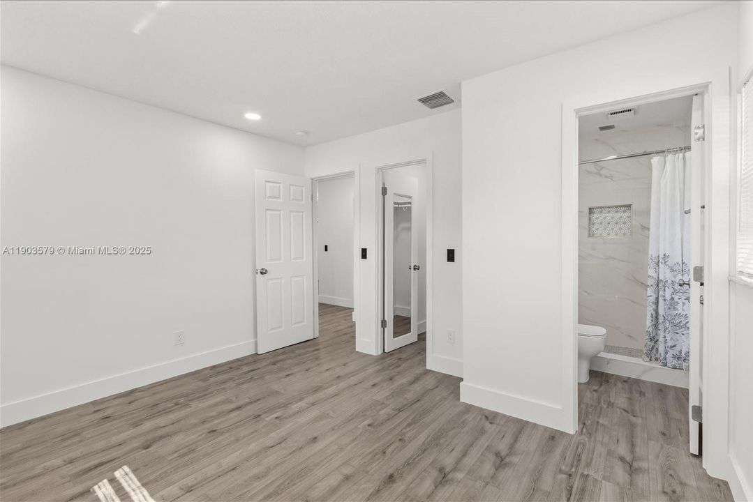 Active With Contract: $319,900 (3 beds, 2 baths, 1104 Square Feet)