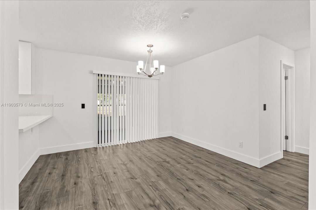 Active With Contract: $319,900 (3 beds, 2 baths, 1104 Square Feet)