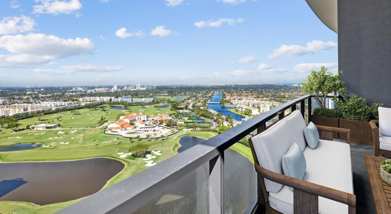 合同活跃: $8,750 (3 贝兹, 3 浴室, 2156 平方英尺)