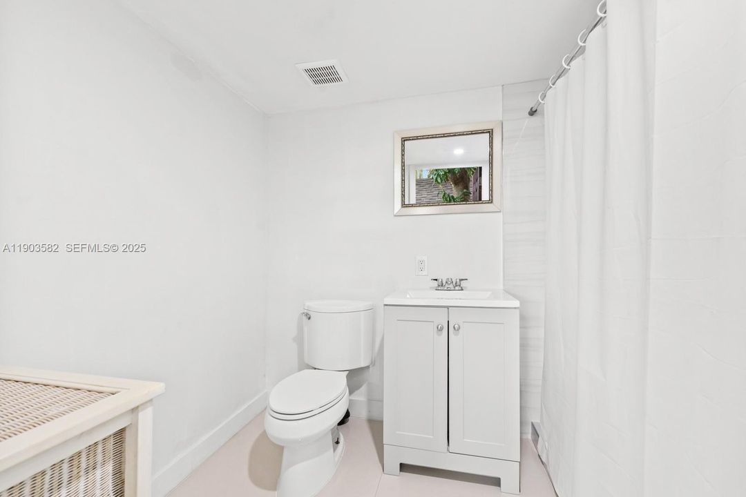 For Sale: $499,000 (2 beds, 3 baths, 971 Square Feet)