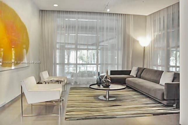 В аренду: $5,000 (0 спален, 0 ванн, 0 Квадратных фут)