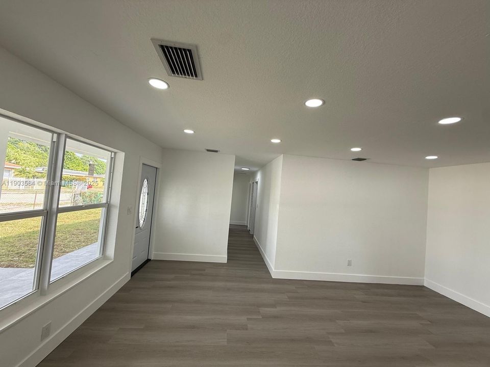 For Sale: $625,000 (4 beds, 3 baths, 1490 Square Feet)