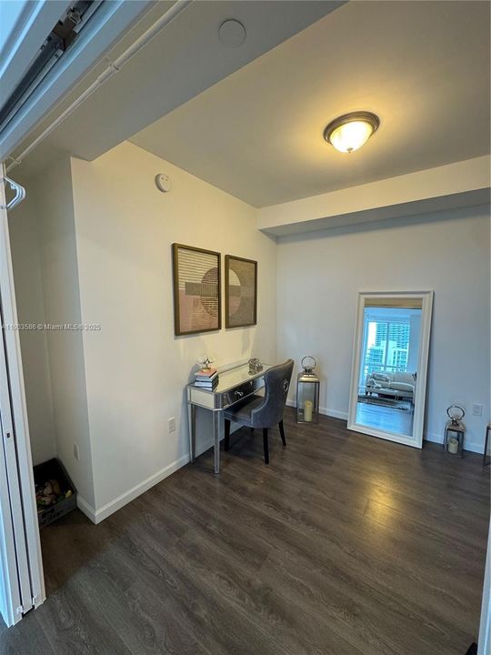 For Rent: $3,500 (1 beds, 1 baths, 853 Square Feet)